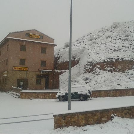 Hostal El Olmo Camarena de la Sierra Bagian luar foto