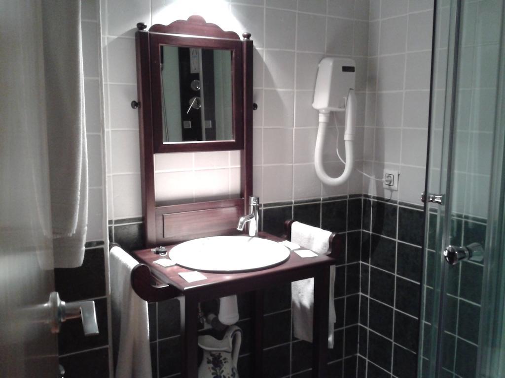 Hostal El Olmo Camarena de la Sierra Bagian luar foto