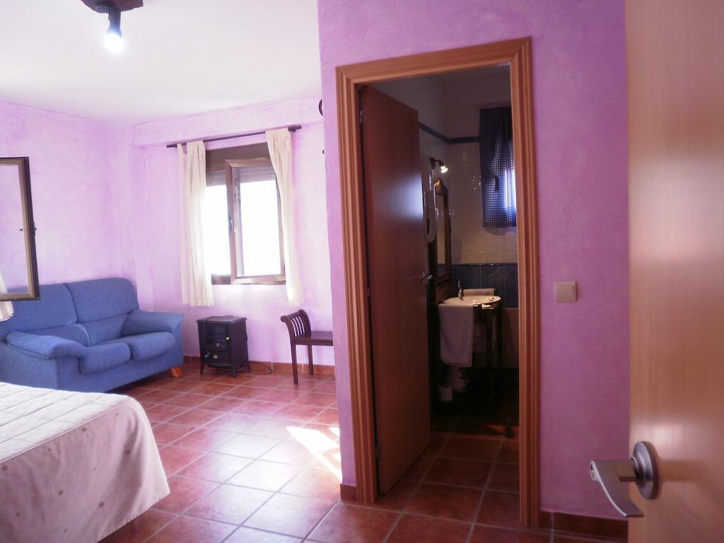 Hostal El Olmo Camarena de la Sierra Bagian luar foto